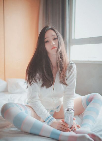大胸喂奶秘书3p高h_BD高清完整电影