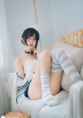 秘书穿情趣内衣开档在线观看_BD国语高清免费观看