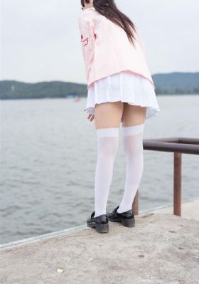 一边亲着一面膜的免费版_720在线播放观看
